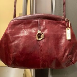 Vintage Letisse Burgundy leather hinged w/gold tone floral buttercup accents
